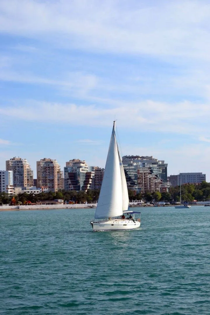 Avrora Kiralık Teknesi