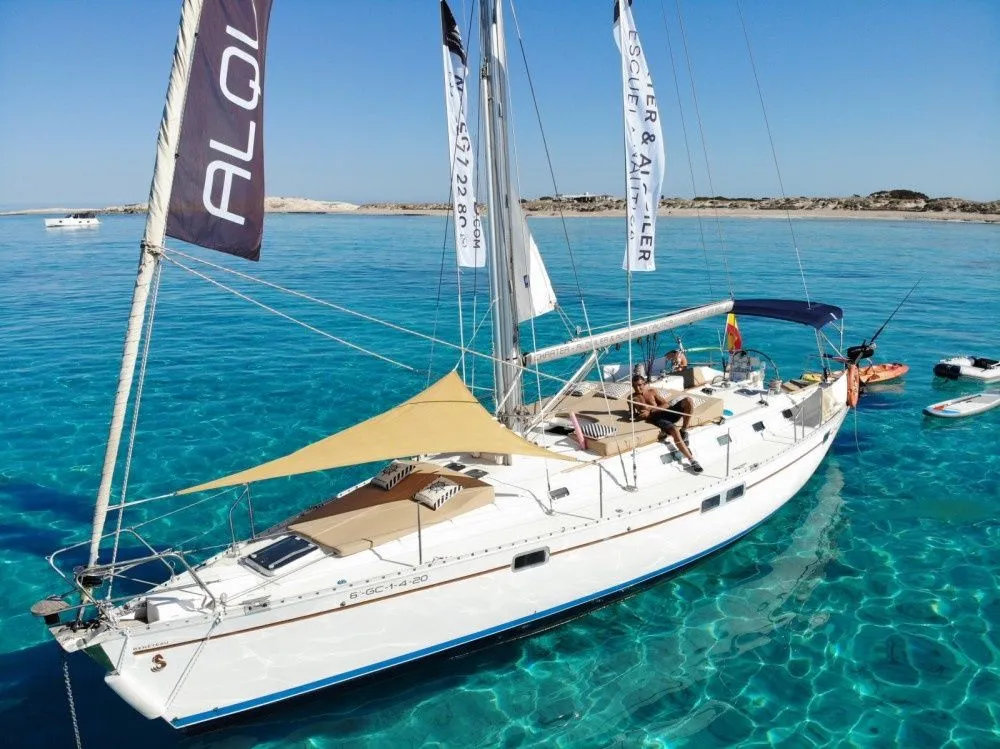 Explore Santa Pola on a 13.5m Rental Beneteau Oceanis 445