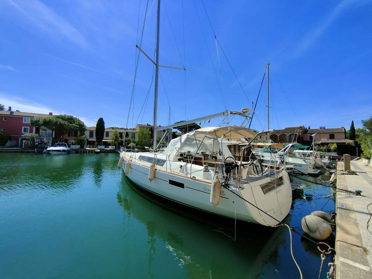 Albatros Charter Boat