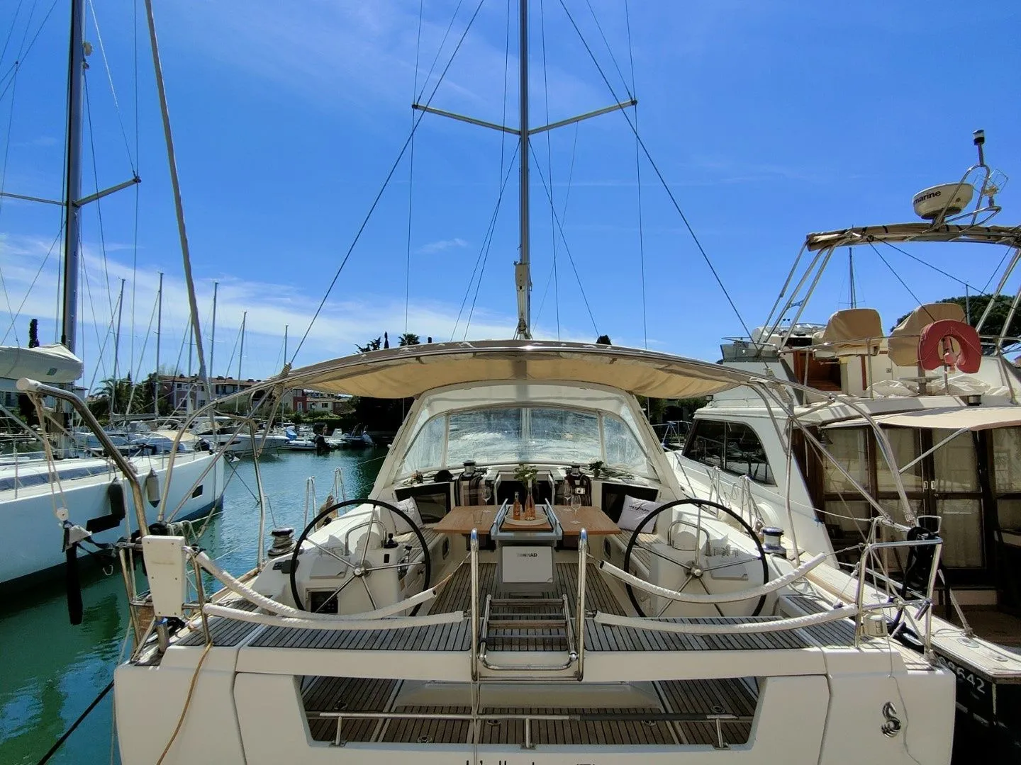 Albatros Charter Boat