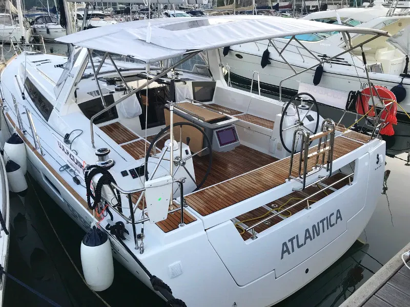 Explore La Spezia on a 13.94m Beneteau Oceanis 45 Sailing Yacht Rental