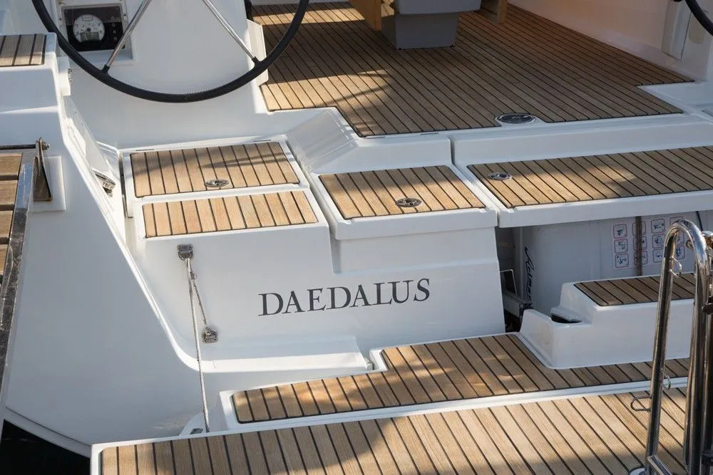 13.85m Skiathos Town Sailing Yacht Beneteau Oceanis 45 Hire