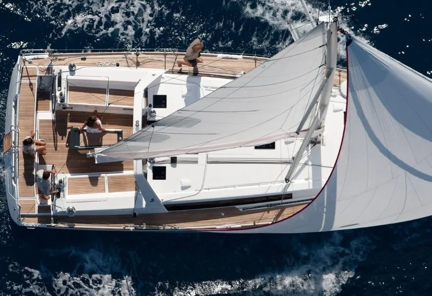Charter a 13.94m Beneteau Oceanis 45 Sailing Yacht in Pointe-à-Pitre