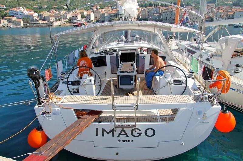 Rent a 13.94m Boat in Jezera