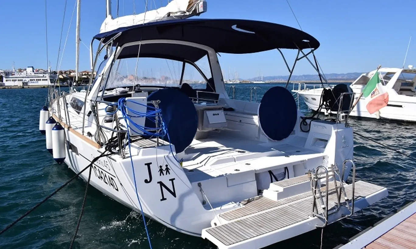 Charter a 13.5m Beneteau Oceanis 45 in Carloforte
