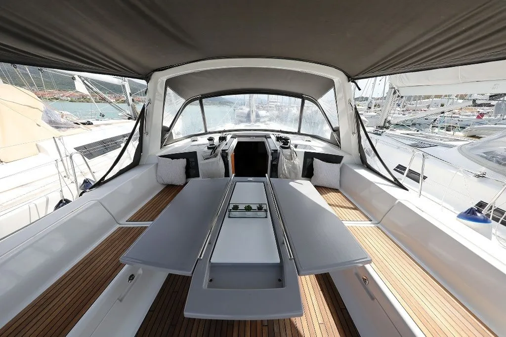 Melanie Charterboot - 4