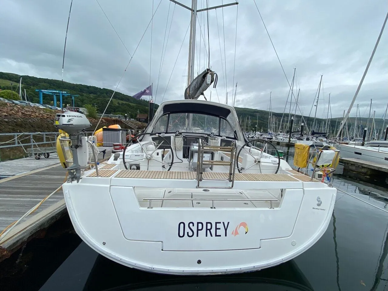 Charter a 13.85m Sailing Yacht Beneteau Oceanis 45 in Largs