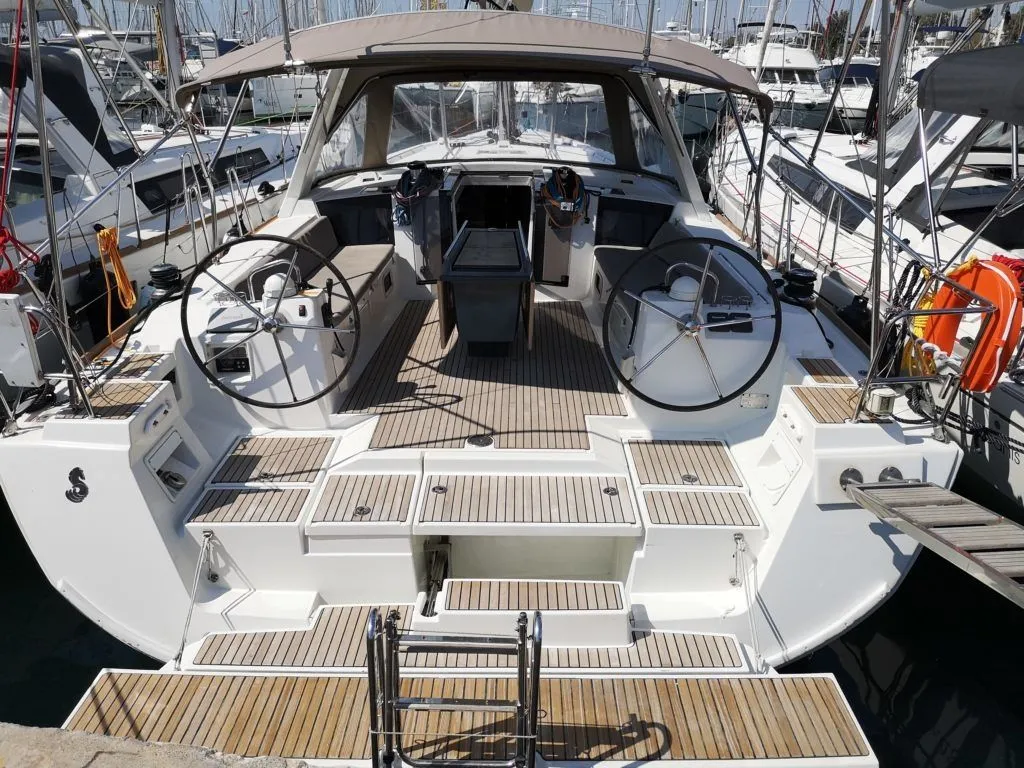 Quantum Charter Boat