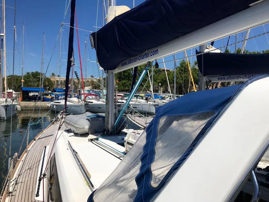 Charter a 13.85m 4 Cabin Sailing Yacht in Santa Cruz de Tenerife