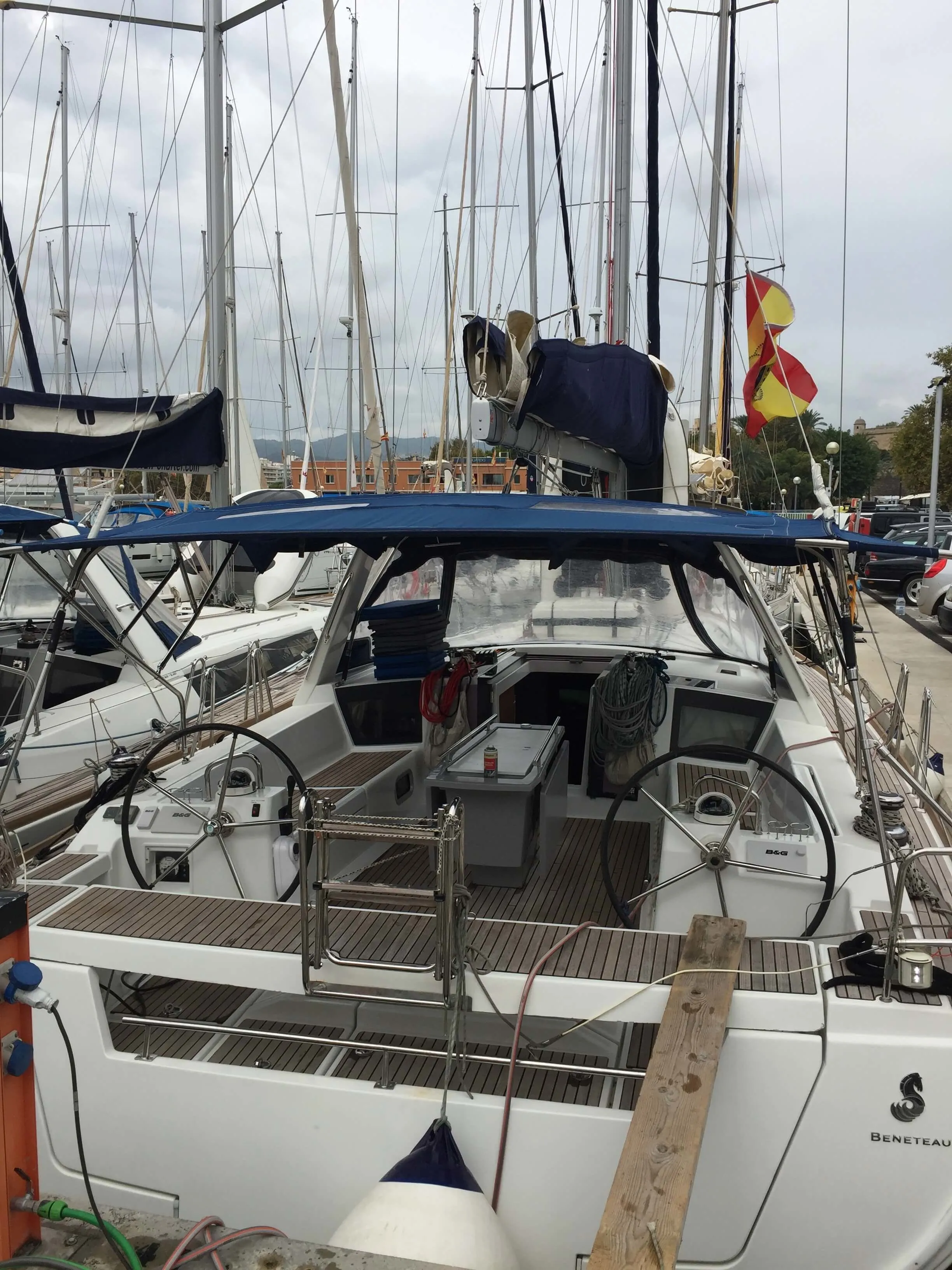 13.85m Santa Cruz de Tenerife Beneteau Oceanis 45 Hire