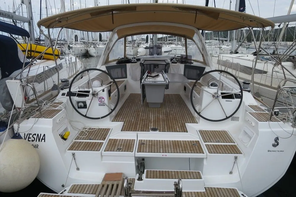Vesna Charter Boat - 3