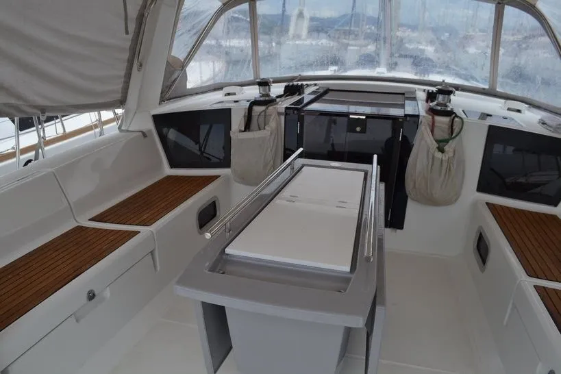 Zephyra Charter Boat - 5
