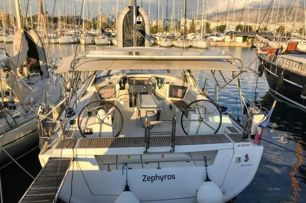 Zephyros Charter Boat - 3