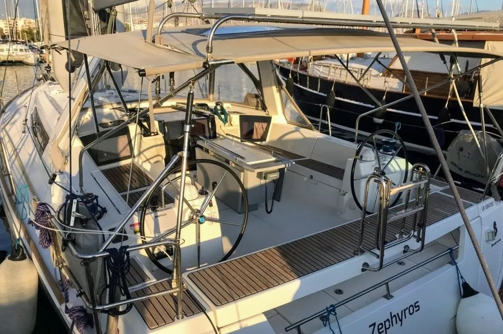 Zephyros Charter Boat - 4