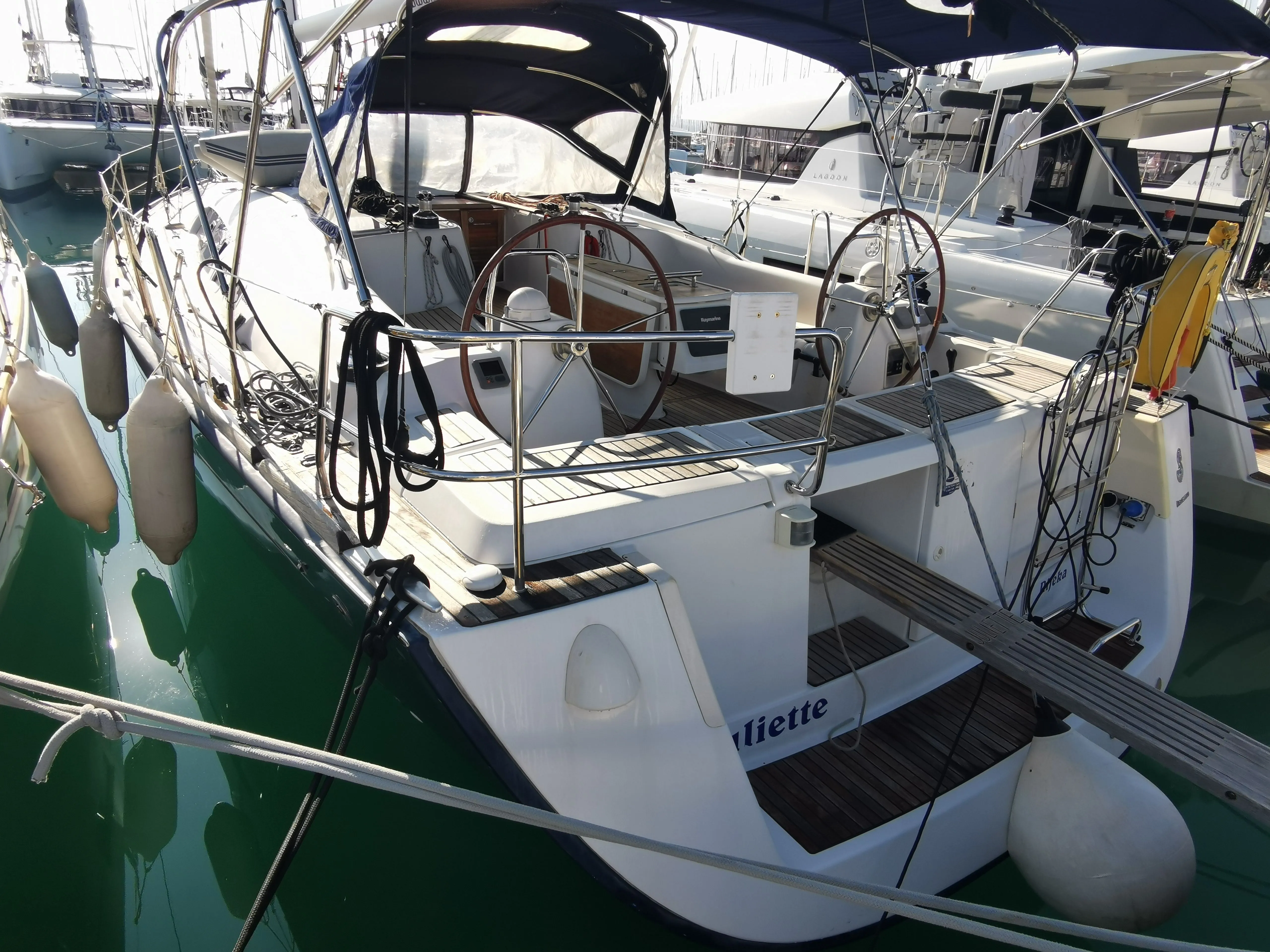 Juliette Charter Boat - 4
