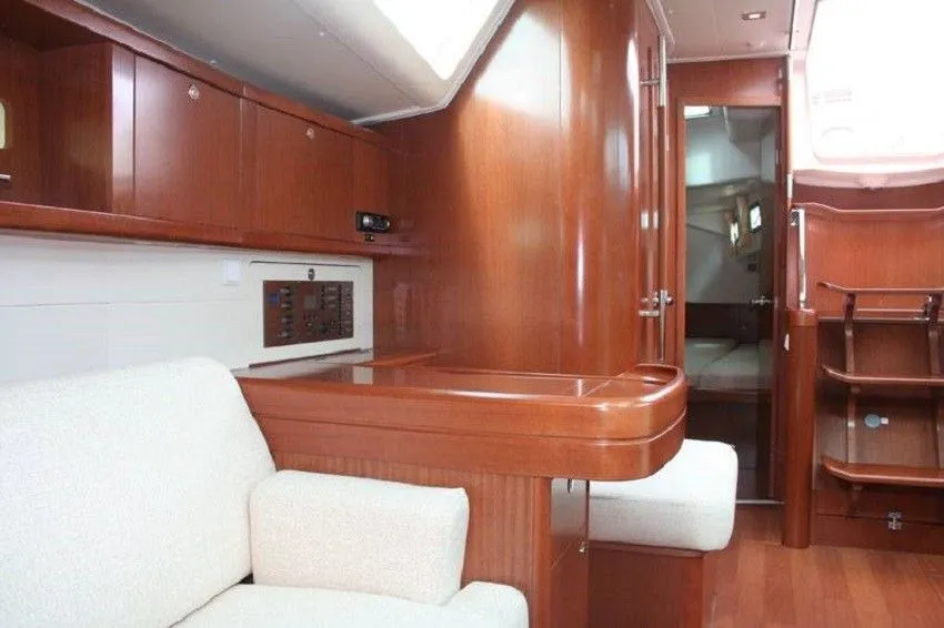 Myron Charterboot - 5