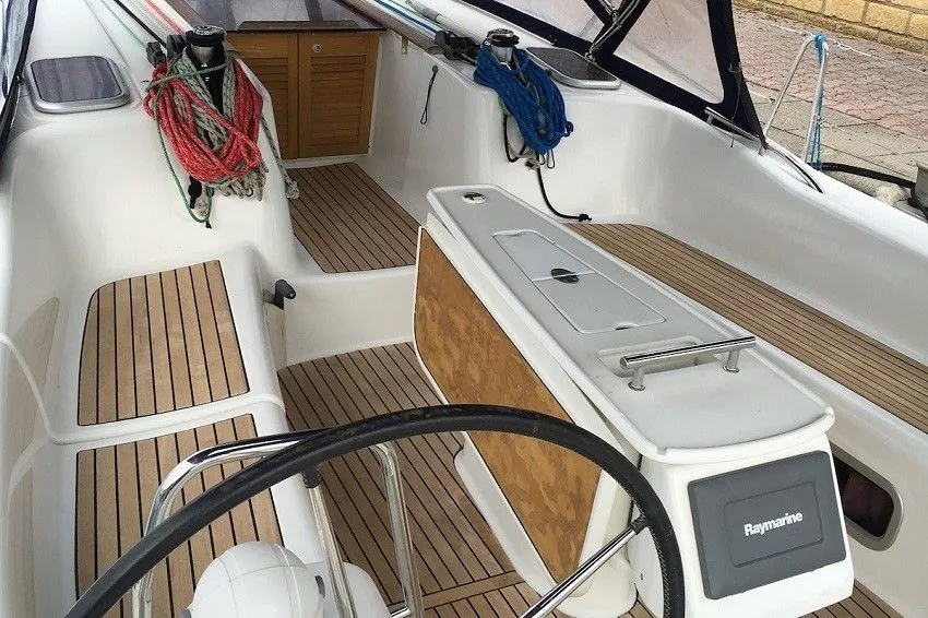 Rent a 14.09m Beneteau Oceanis 46 in Leuca