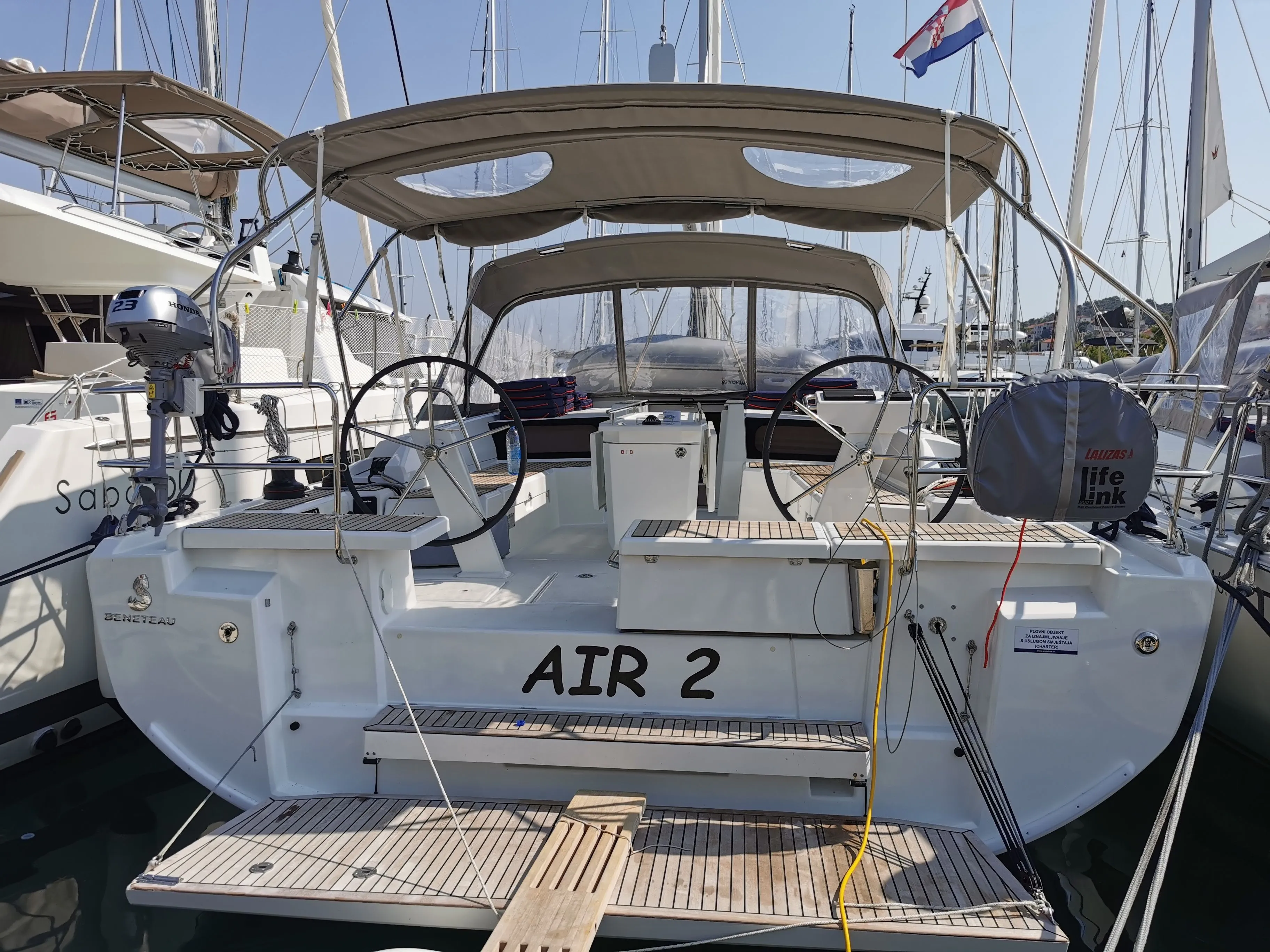 Boot - Charter a 14.6m 3 Cabin Sailing Yacht in Trogir