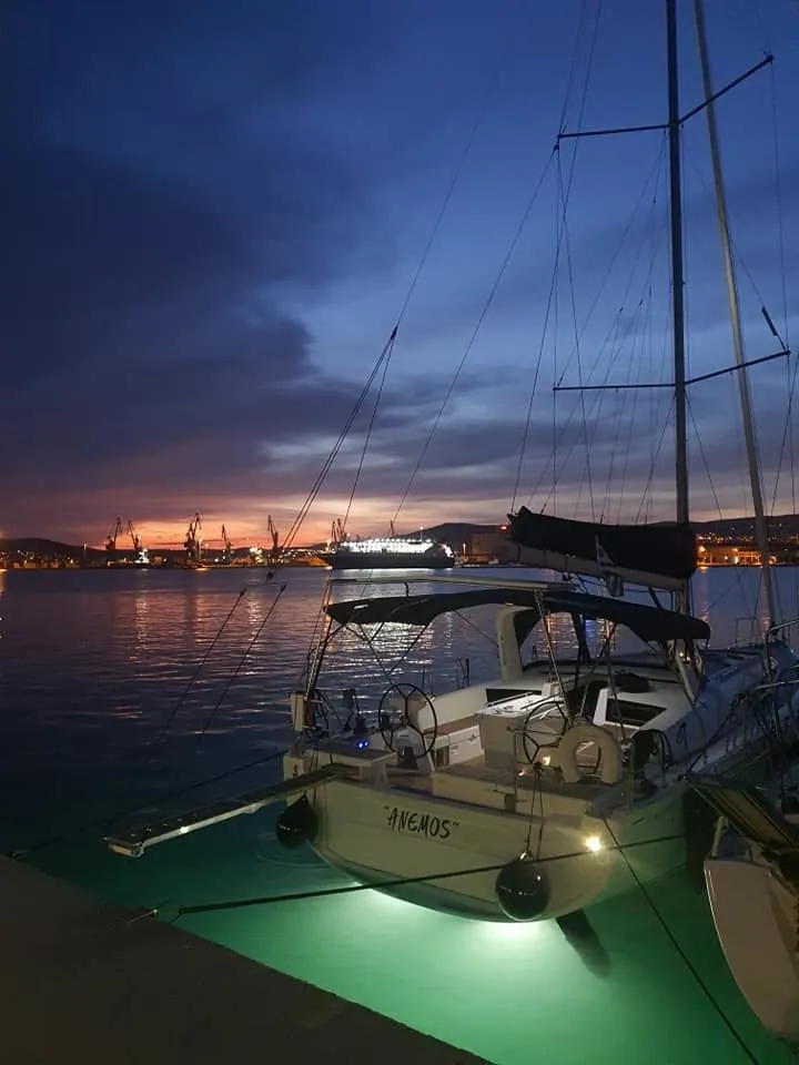 Rent a 14.9m Beneteau Oceanis 46.1 Sailing Yacht in Volos