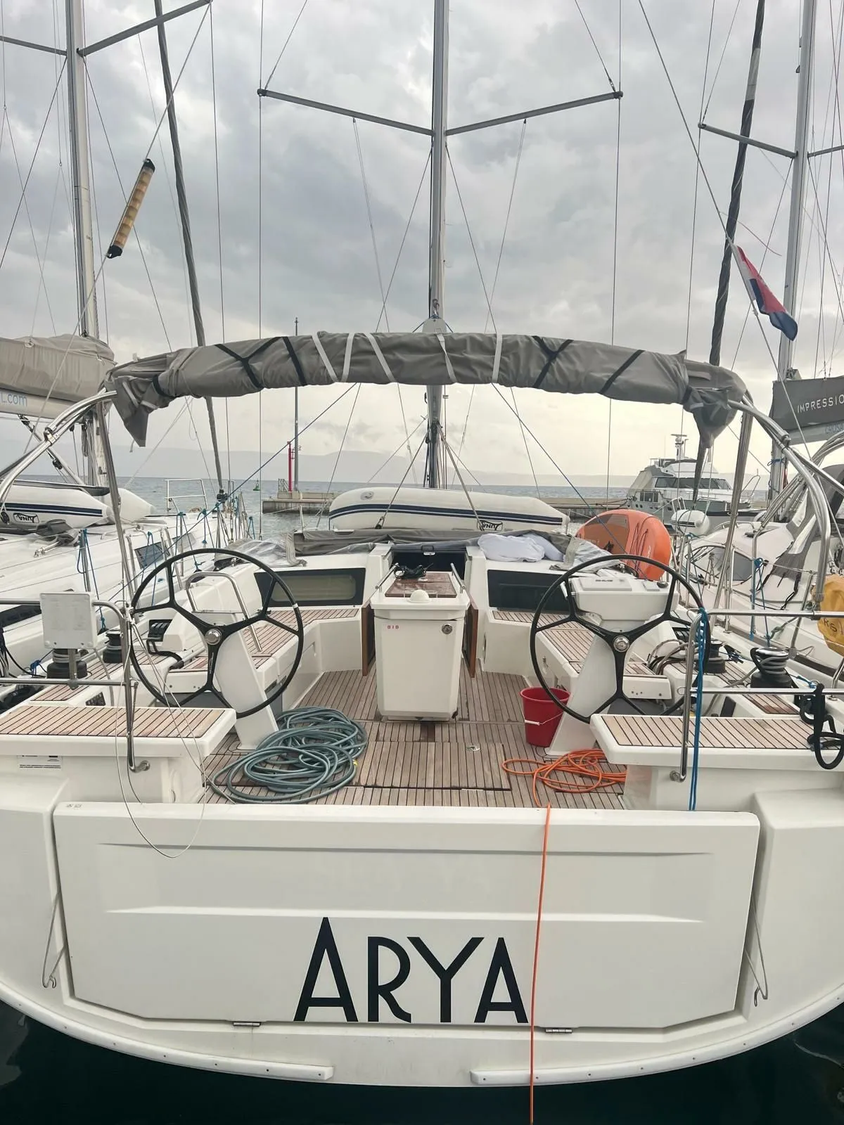 Arya Mietboot - 3