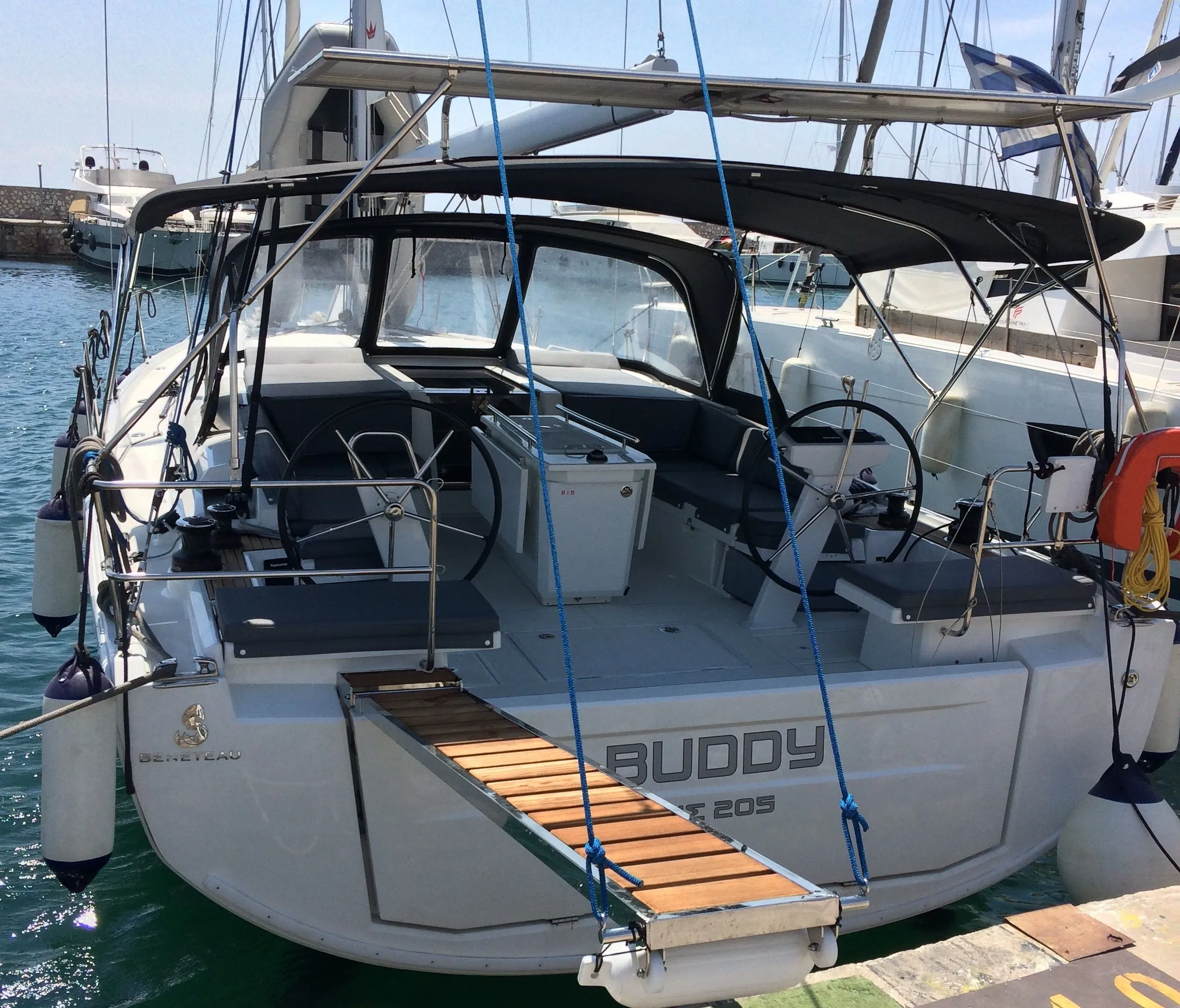 Charter a 14.6m Beneteau Oceanis 46.1 Sailing Yacht in Athens