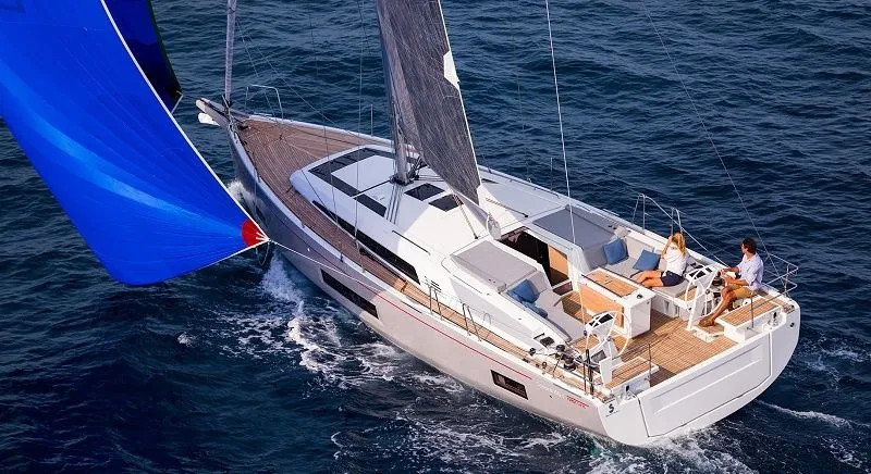 14.6m Elliniko Sailing Yacht Hire