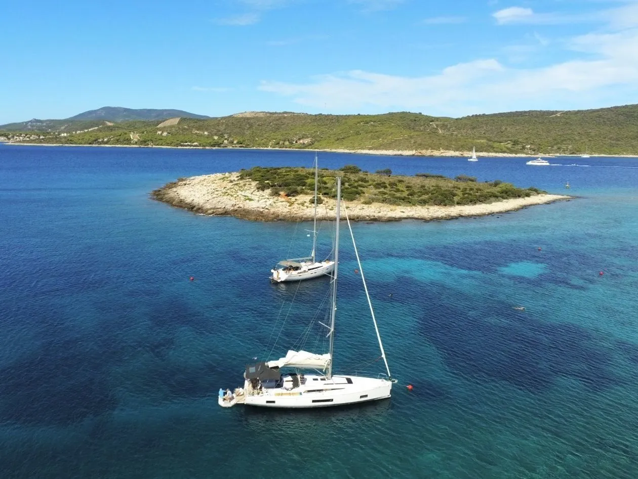 Everest Charter Boat