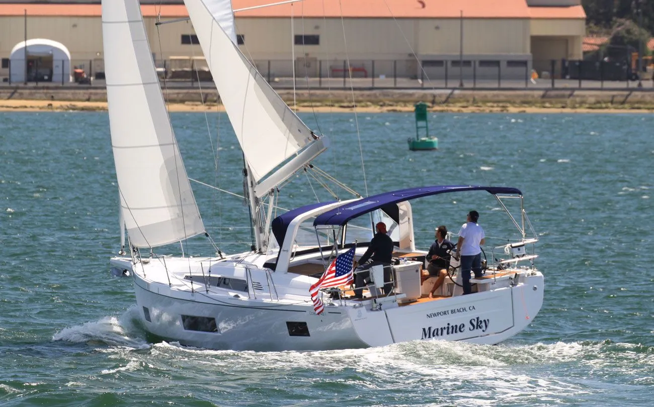 Explore Los Angeles on a 14.6m Rental Boat