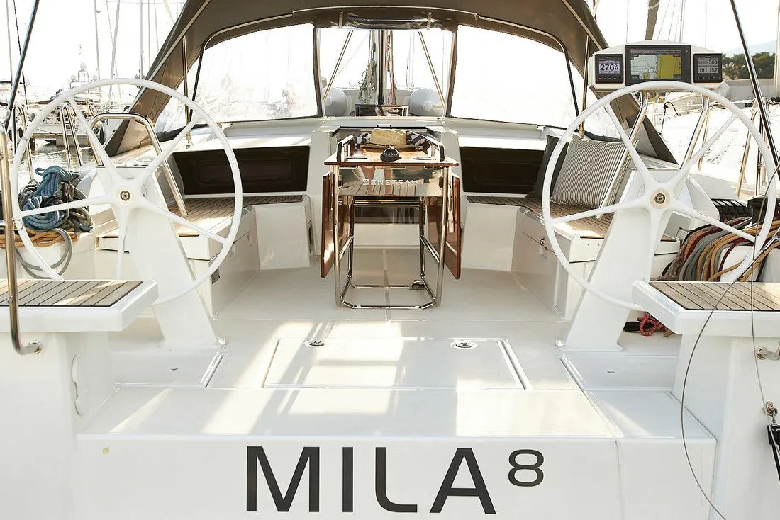 Mila 8 Charterboot - 3