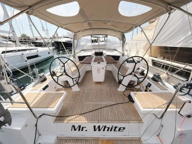 Mr. White Charterboot - 4