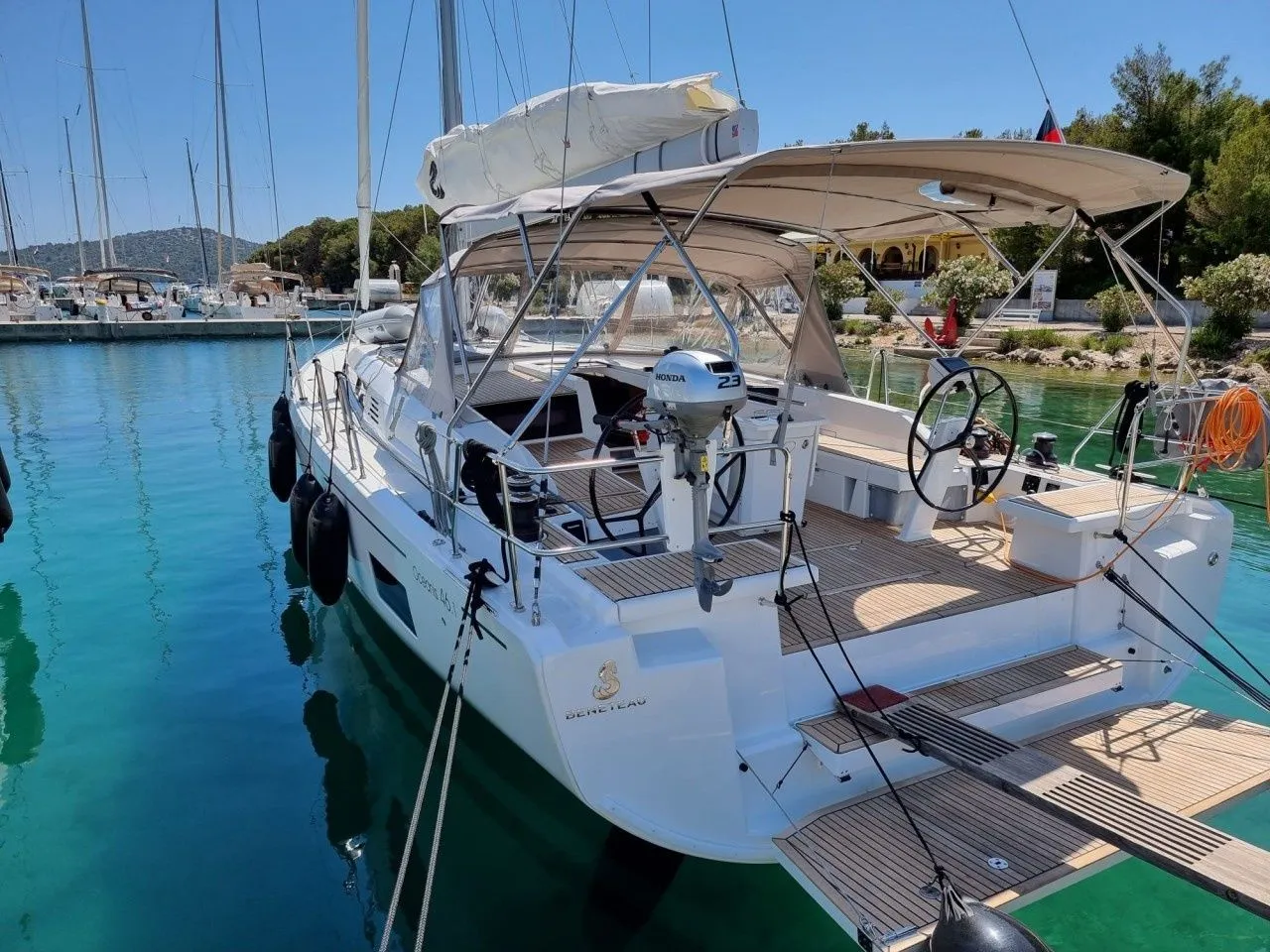 Noah Charterboot - 3