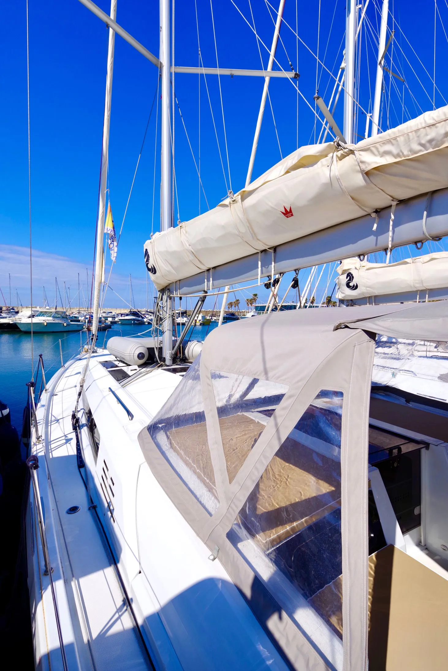 Nora Charterboot - 5