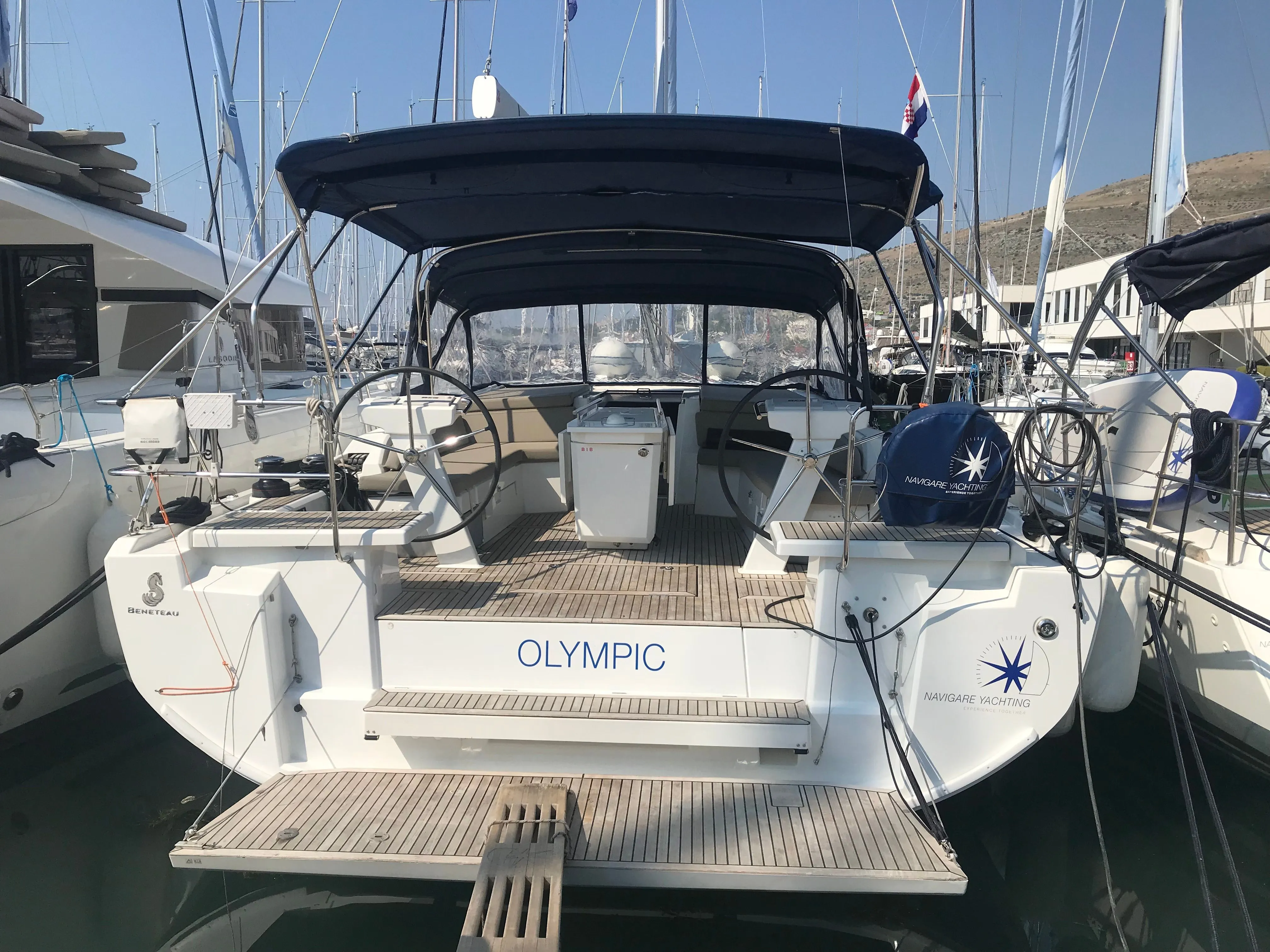 Лодка - Взять в чартер 14.6м Beneteau Oceanis 46.1 парусная яхта в Эллинико
