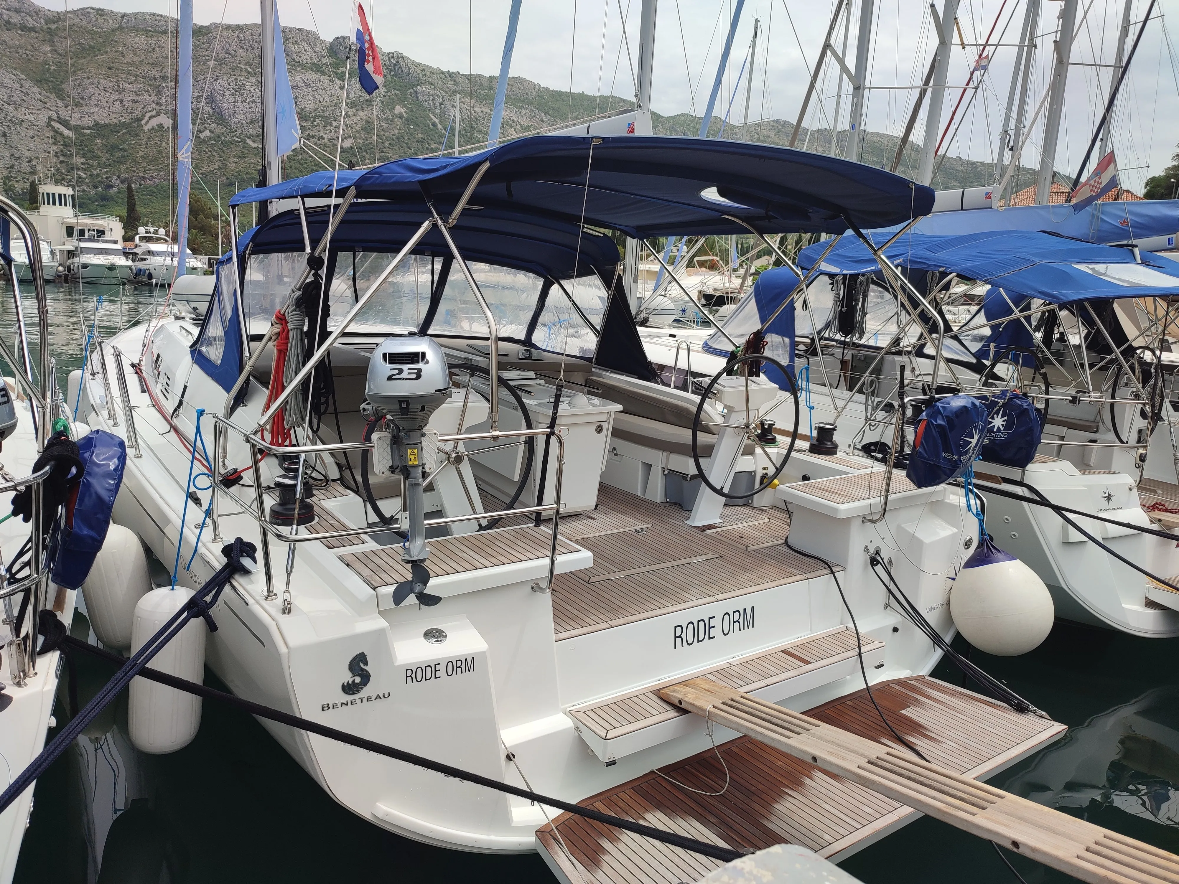 Explore Dubrovnik on a 14.6m 4 Cabin Sailing Yacht Rental