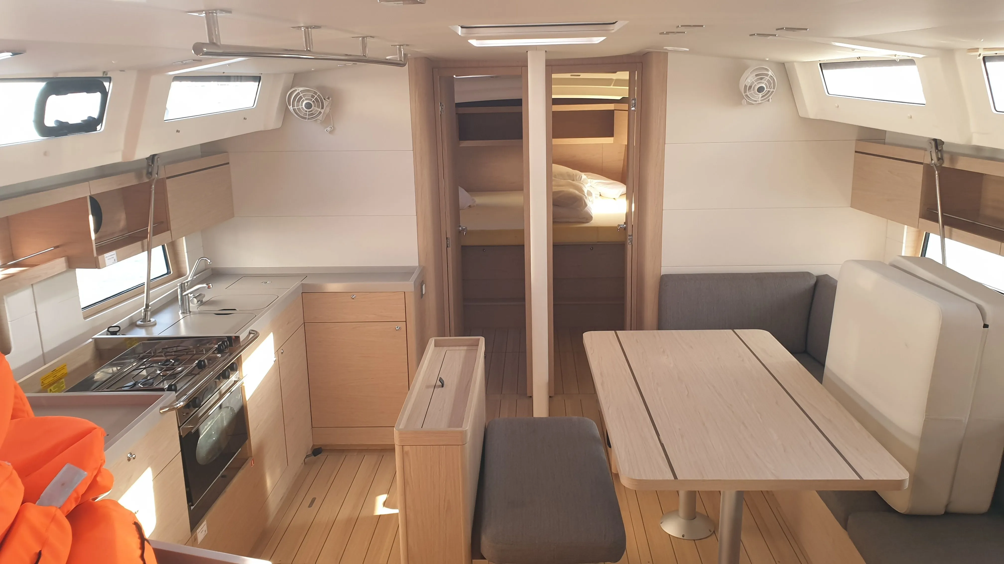 14.6m Palma de Mallorca Sailing Yacht Beneteau Oceanis 46.1 Hire