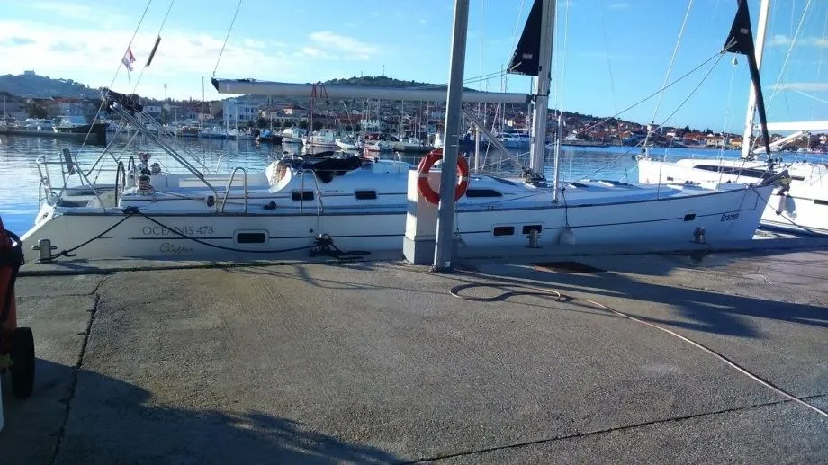 Rent a 14.3m Beneteau Oceanis 473 Sailing Yacht in Murter