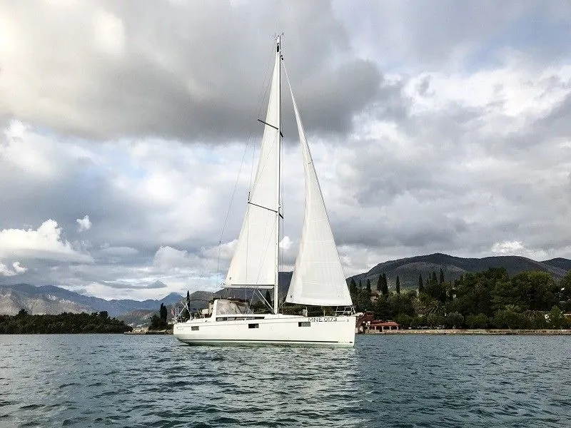 Rent a 14.6m Sailing Yacht Beneteau Oceanis 48 in Tivat