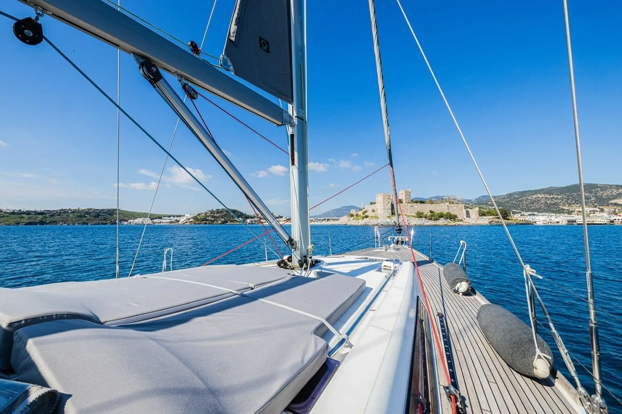 Charter a 14.6m Sailing Yacht in Bodrum