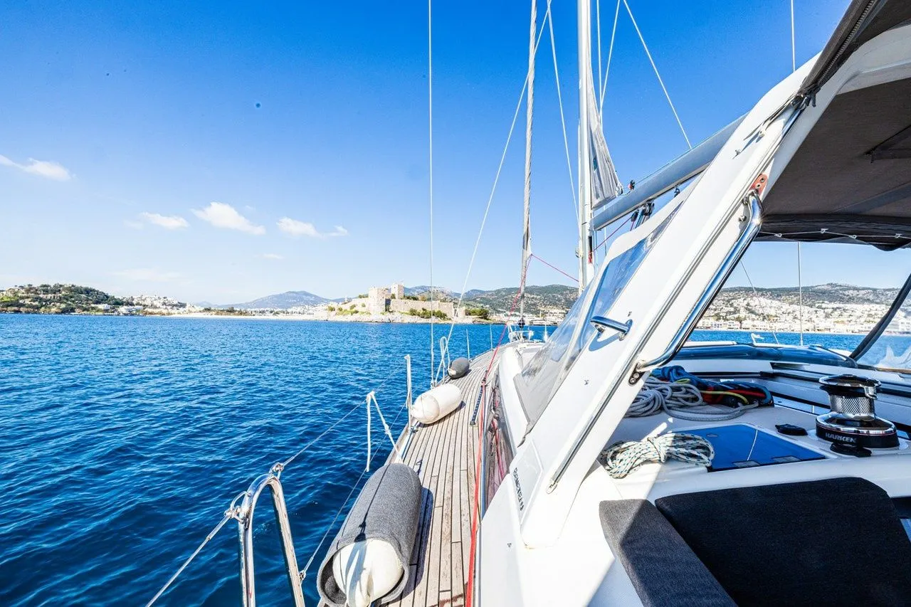 Dream Atlas Charter Boat