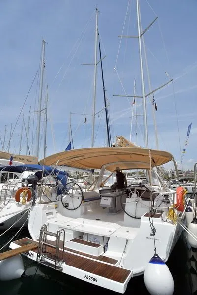 Чартер Desroches - 5