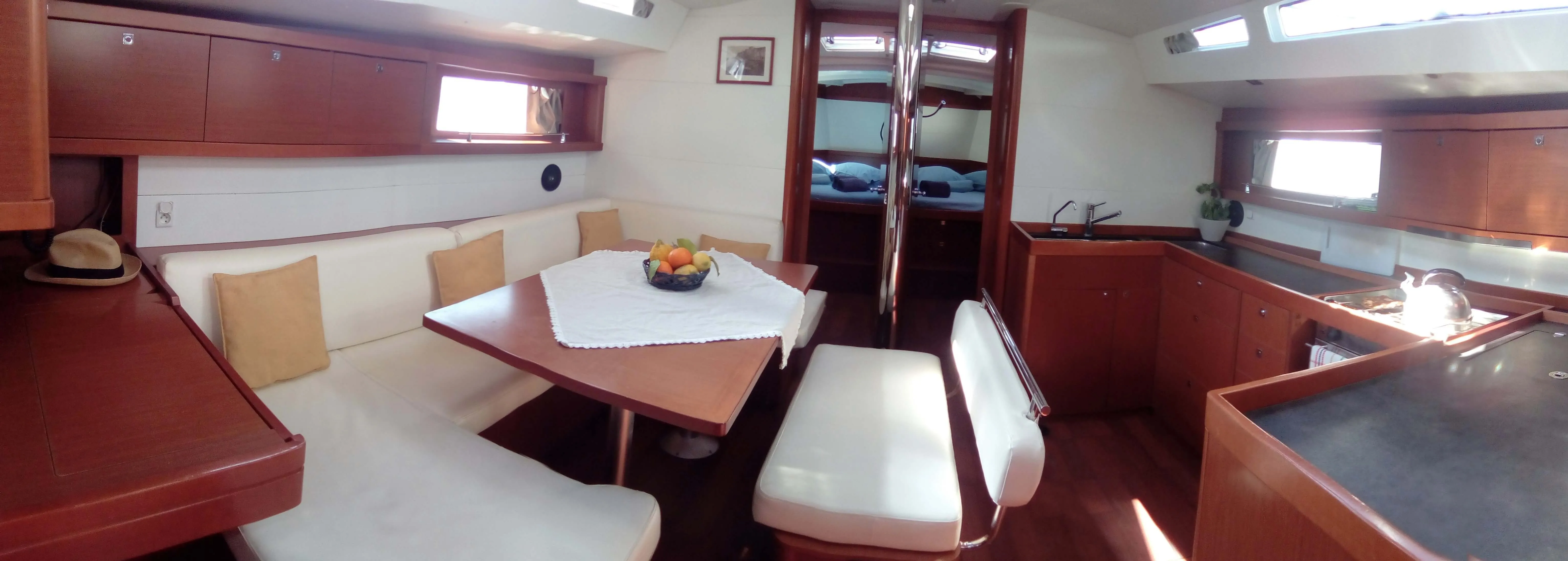 Explore Procida on a 14.6m Rental Sailing Yacht Beneteau Oceanis 48