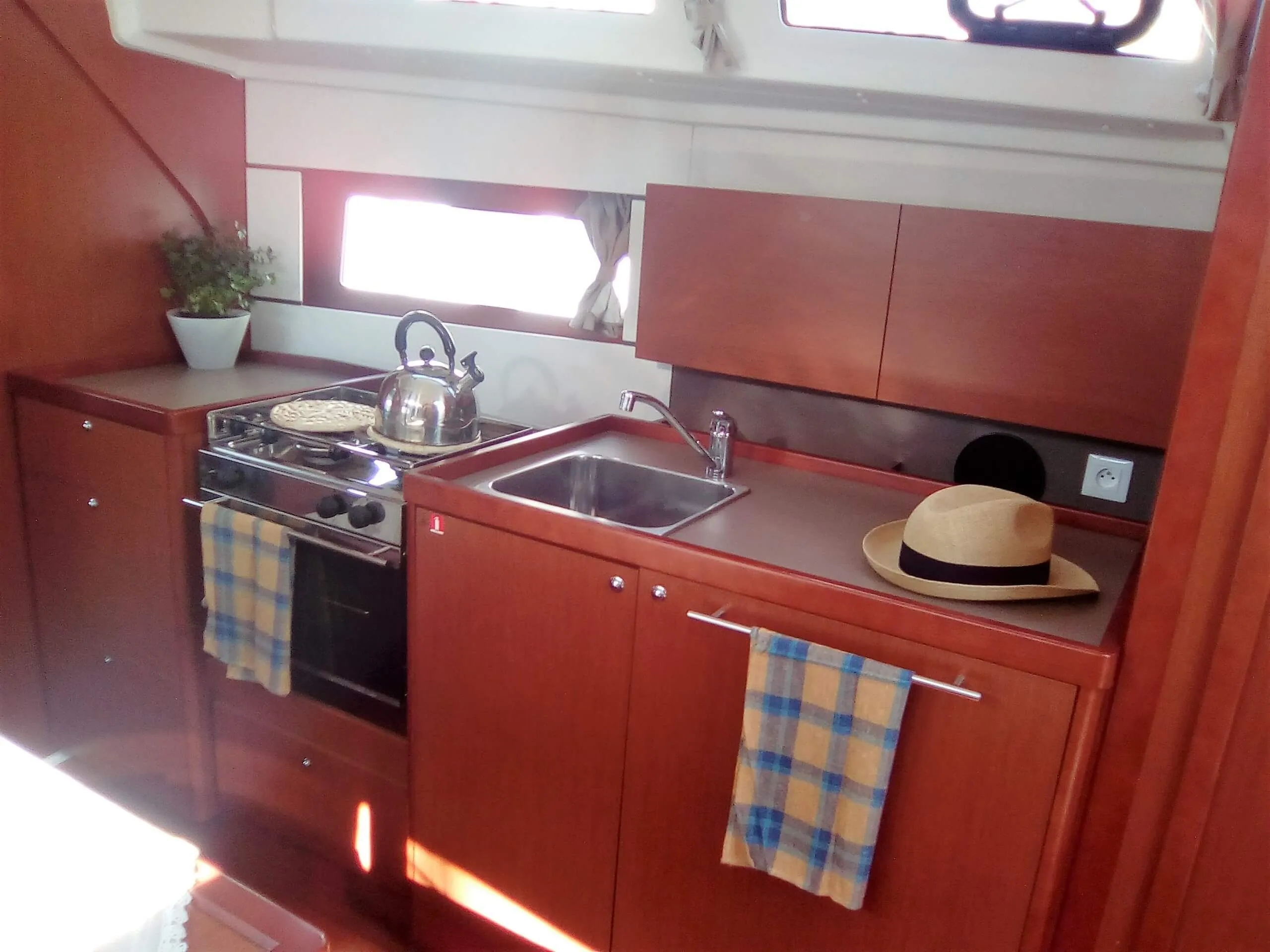 Erikoussa Charter Boat