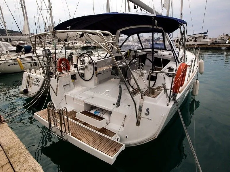 Explore Tivat on a 14.6m 4 Cabin Sailing Yacht Rental