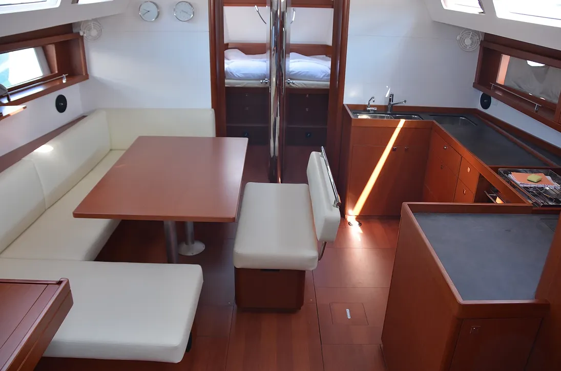 Lucy Charter Boat - 4