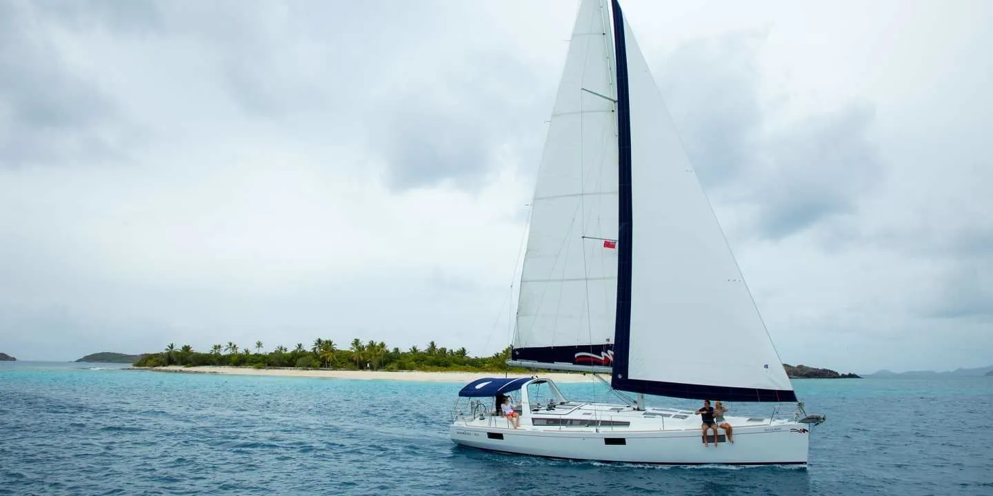 Boot - Rent a 14.6m Beneteau Oceanis 48 in Marina