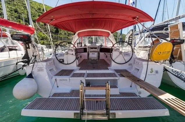 Boat - 14.6m Split Boat Hire