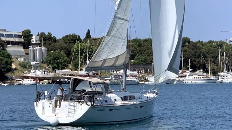 Big Tasty Charterboot - 3