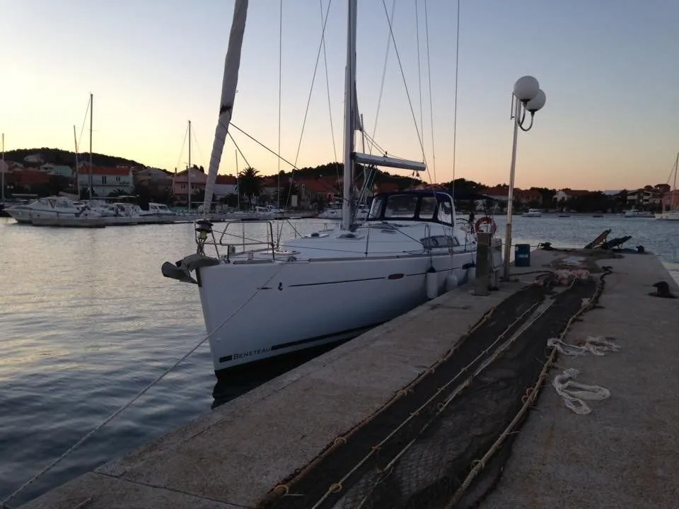 Flying Colours Charter Boat - 4
