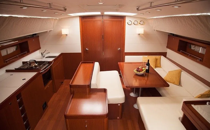 Чартер LMQ 2 - 4