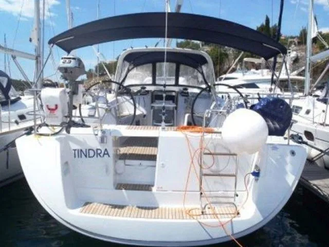 Tindra Charter Boat